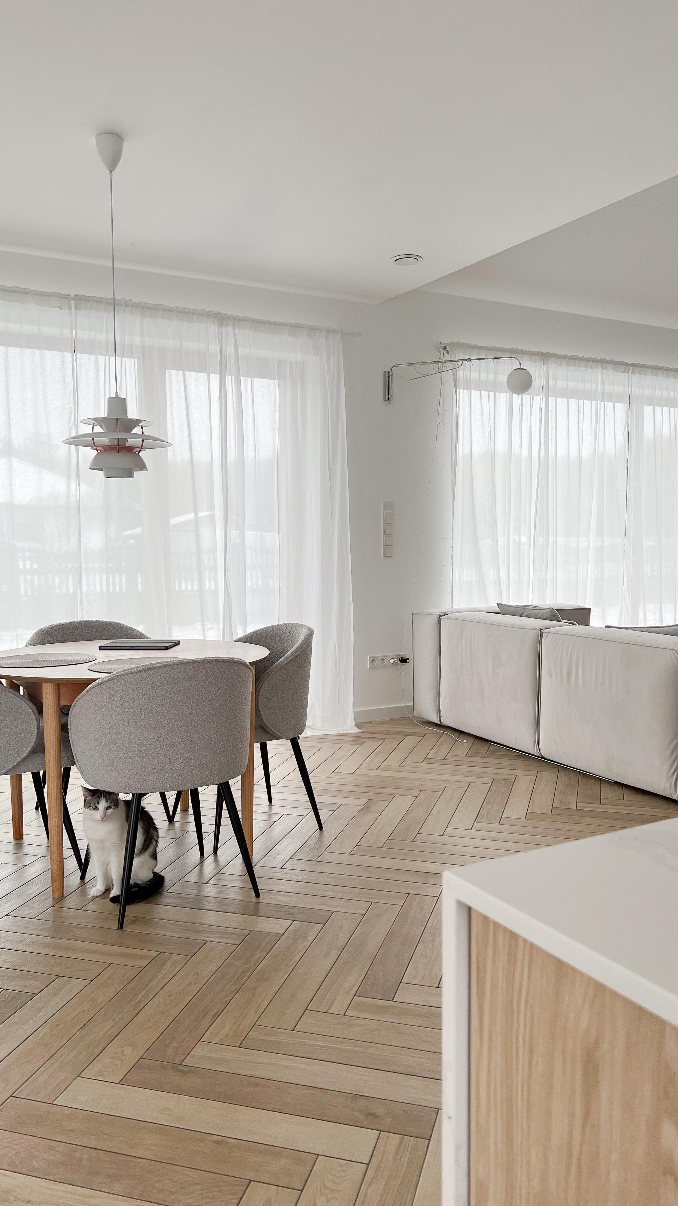 @stodola_pod_lasem — wnętrza stodoły